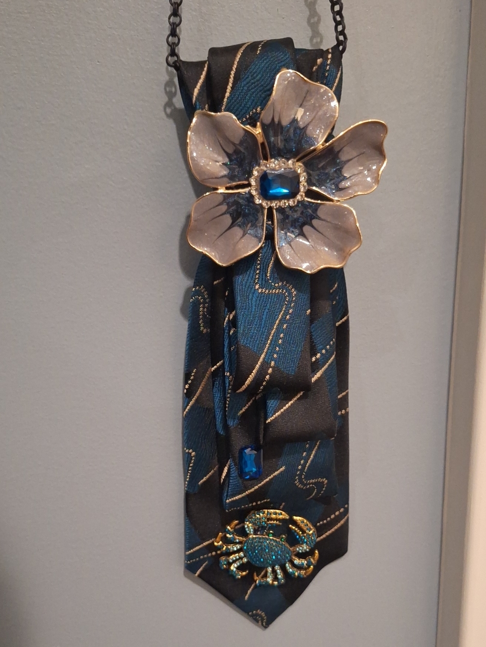 Pebbles Necktie Necklace